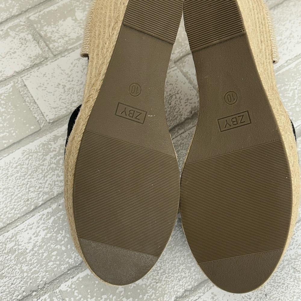 Elegant Black and Cream Espadrille Wedges - Picture 6 of 11